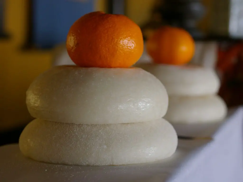 Kagami mochi is a traditional delicacy for New Year celebration in Japan