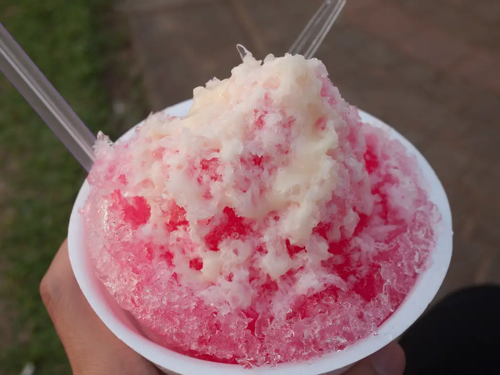 Kakigori - Shaved ice flavored with syrup