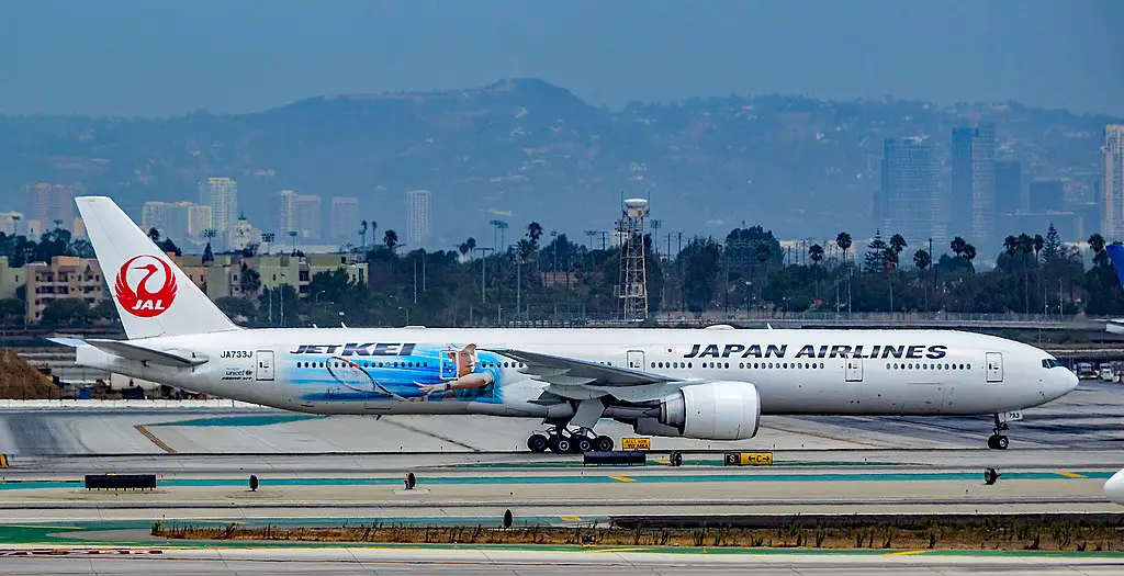 Japan Airlines Boeing 777-346 (ER)