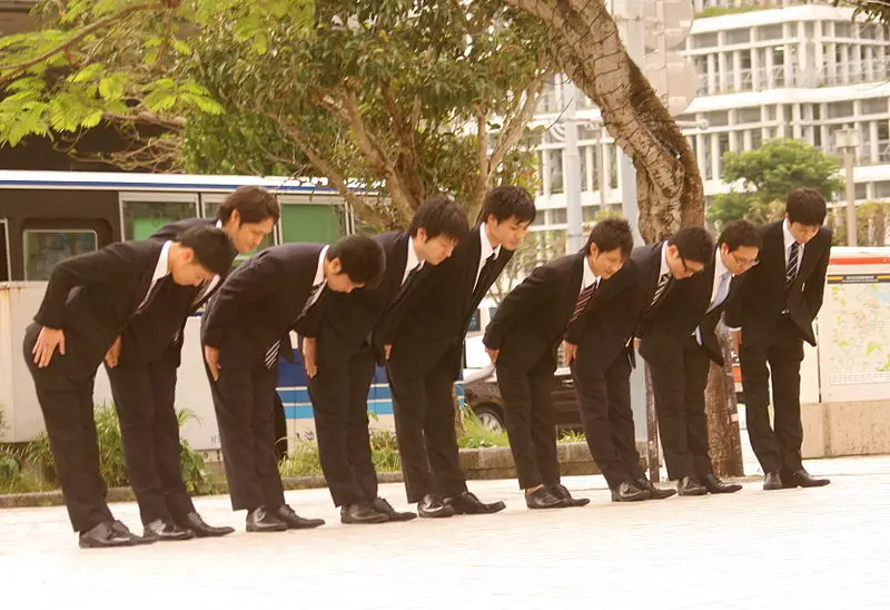 Bowing in Japan