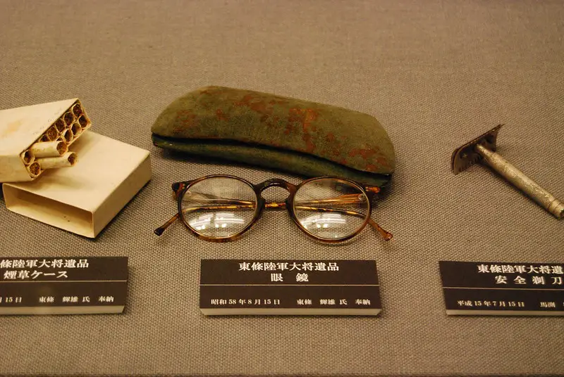 These are the glasses, razor and cigarettes of General Tojo, kept at Yushukan Museum. Photo by Maaike Anami on www.flickr.com.
